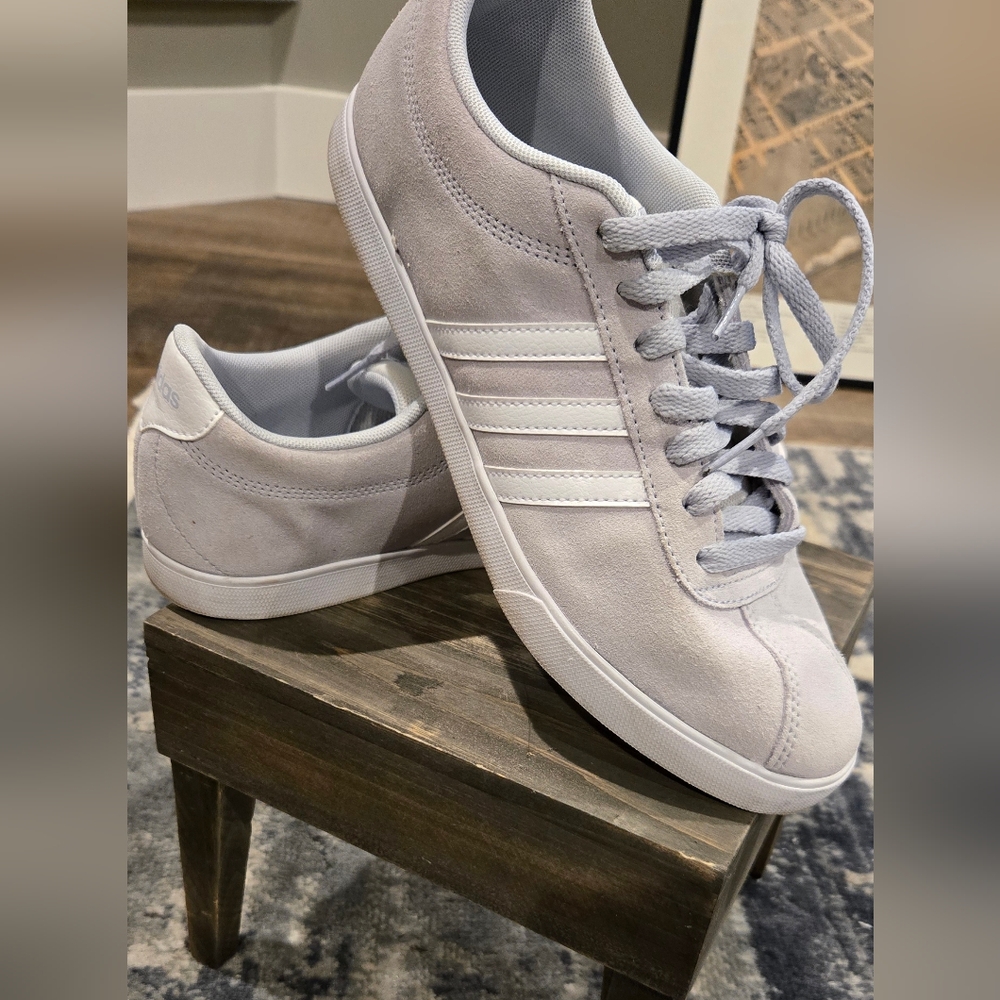 Guc Adidas light gray suede shoe. Sz 9 1/2. Has light blue laces and insoles.